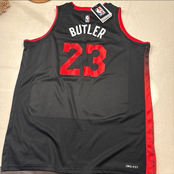 Nike NBA Miami Heat Basketball Jersey - Picture 2 of 8